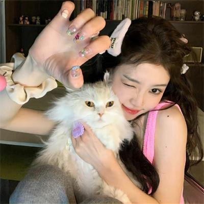 路边捡个老公有亿点强